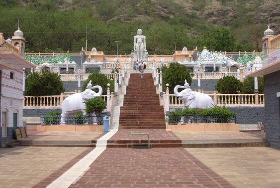 Bahubali of Kumbhojgiri