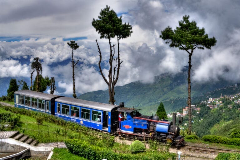 Darjeeling - places to visit in Darjeeling