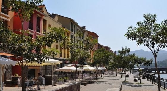 Lakeside Promenade
