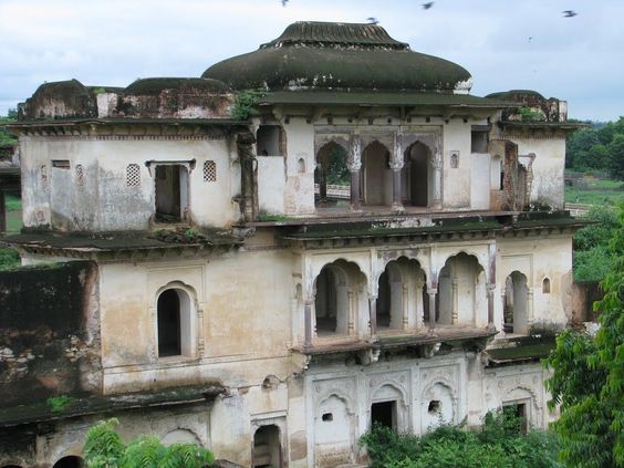 Madhavgad Fort