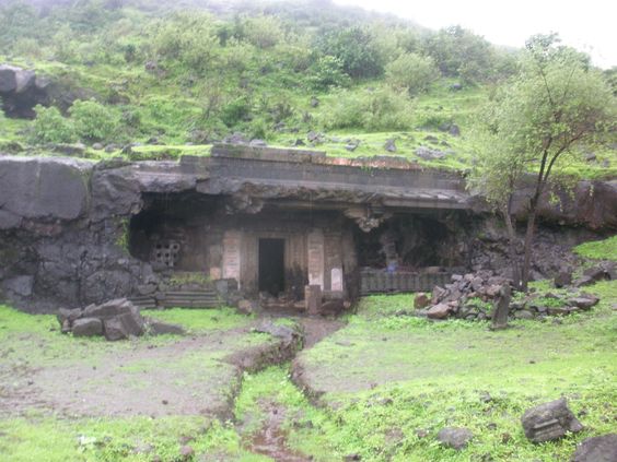 Tringalwadi Fort