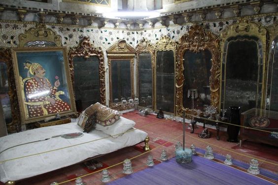 Aina Mahal