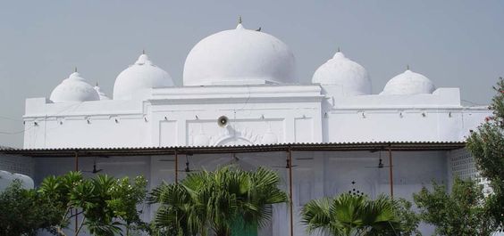 Dargah Char Qutab