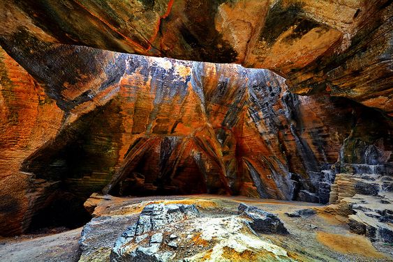 Naida Caves