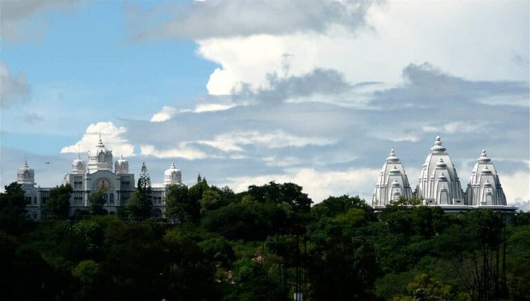 Puttaparthi - places, sights, best time to visit